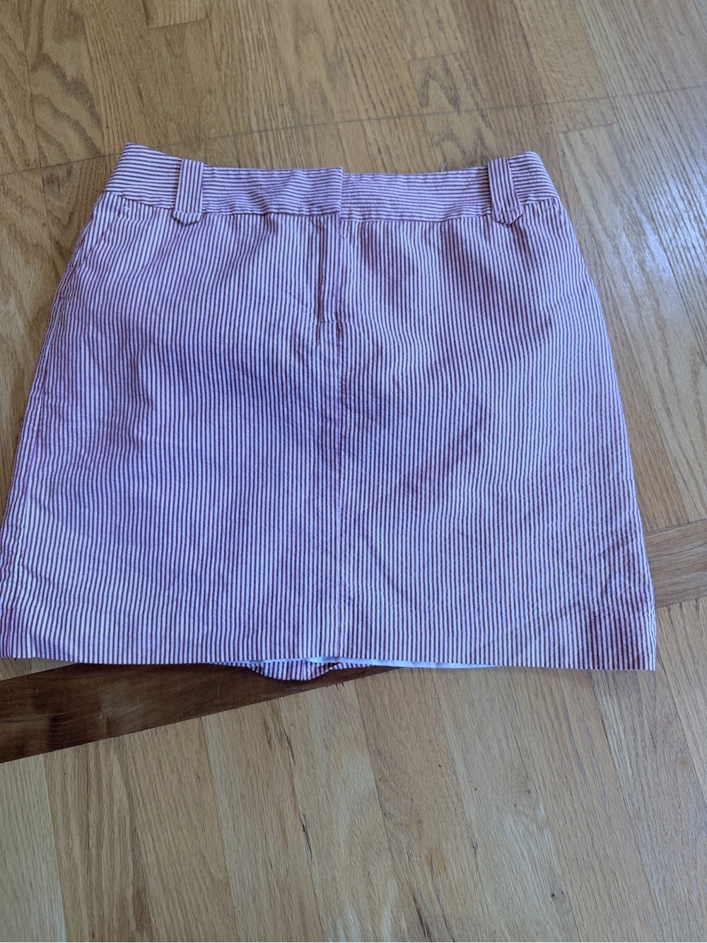 Ladies Size 4P "LOFT" Ann Taylor Pink & White Striped Mini Skirt Seersucker GUC